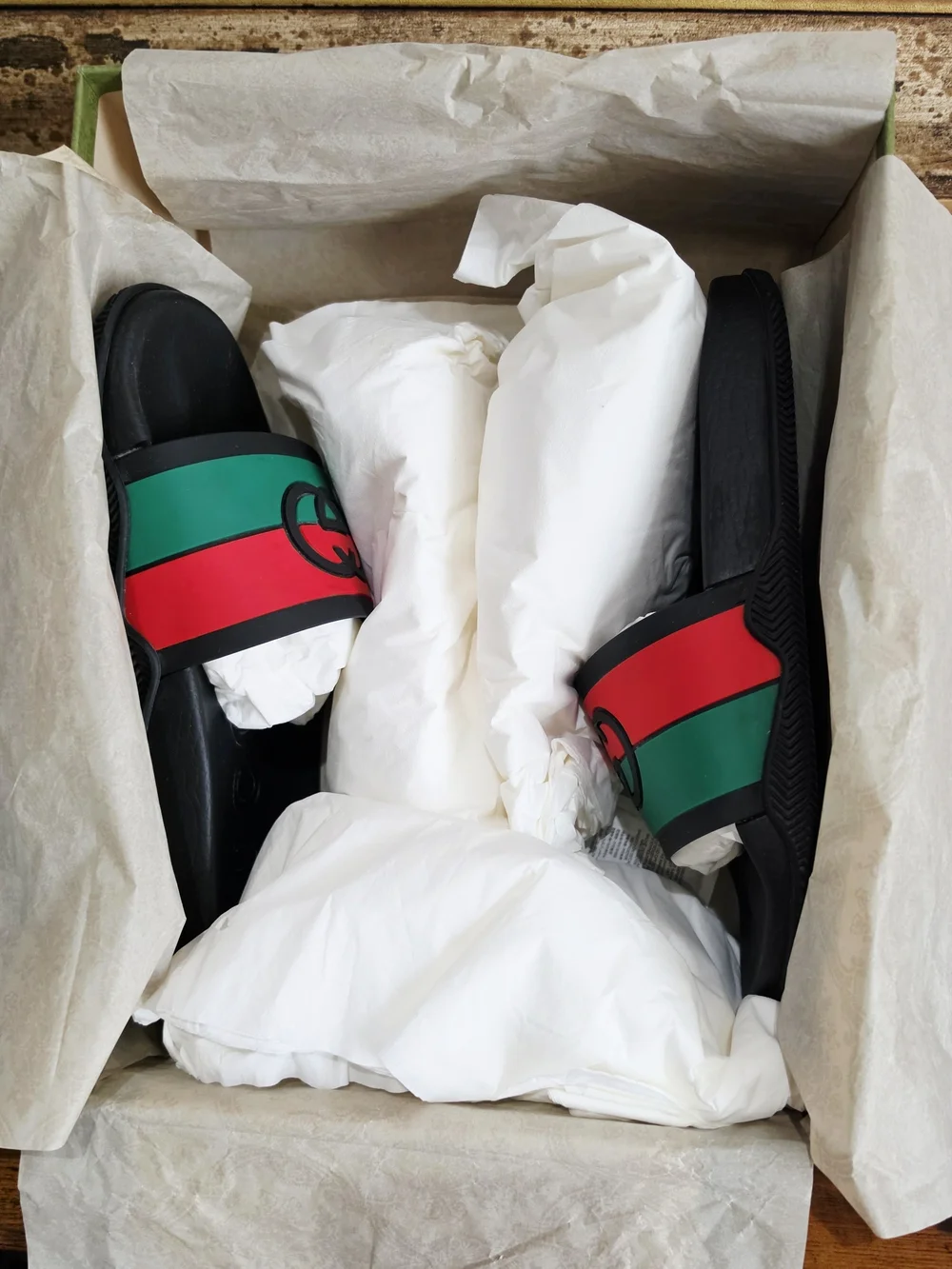 Authentic Gucci Men's Black Slide with Red and Green Stripe